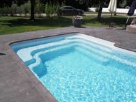 Photo piscine coque  escalier latral - Photo piscine en polyester