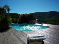 Piscine naturel dans la montagne - Photo piscine à coque