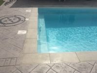 Piscine rectangle et marche de sécurité - Photo piscine Ã  coque