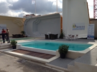 Photo piscine polyester  dbordement latral - Photo piscine en polyester