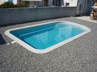 Piscine d'exposition de l'usine, couleur grise -  - piscine coque polyester