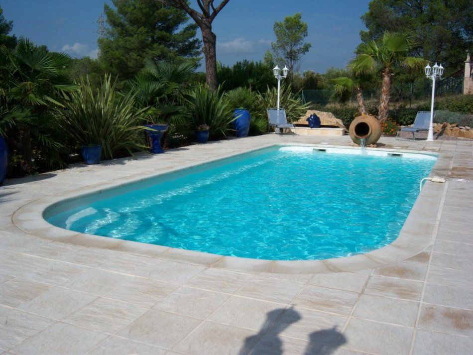 Piscine polyester, fontaine